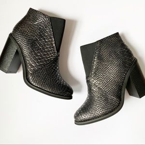 Olivia Miller | Metallic Faux Snakeskin Booties